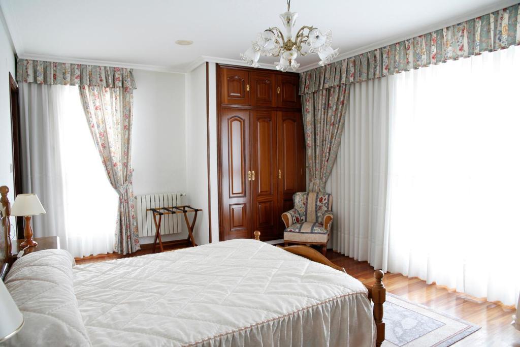 Hotel Pousada Vicente Risco Castro Caldelas Zewnętrze zdjęcie